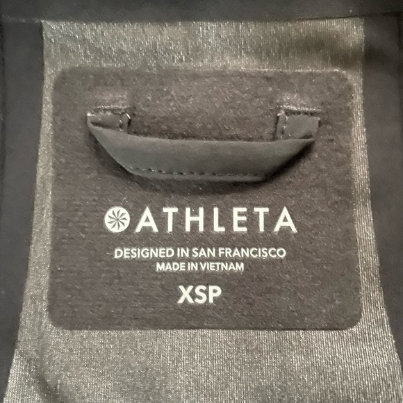 Athleta Black Yosemite Waterproof Jacket Raincoat, size XSP, New with Tags - Picture 6 of 7